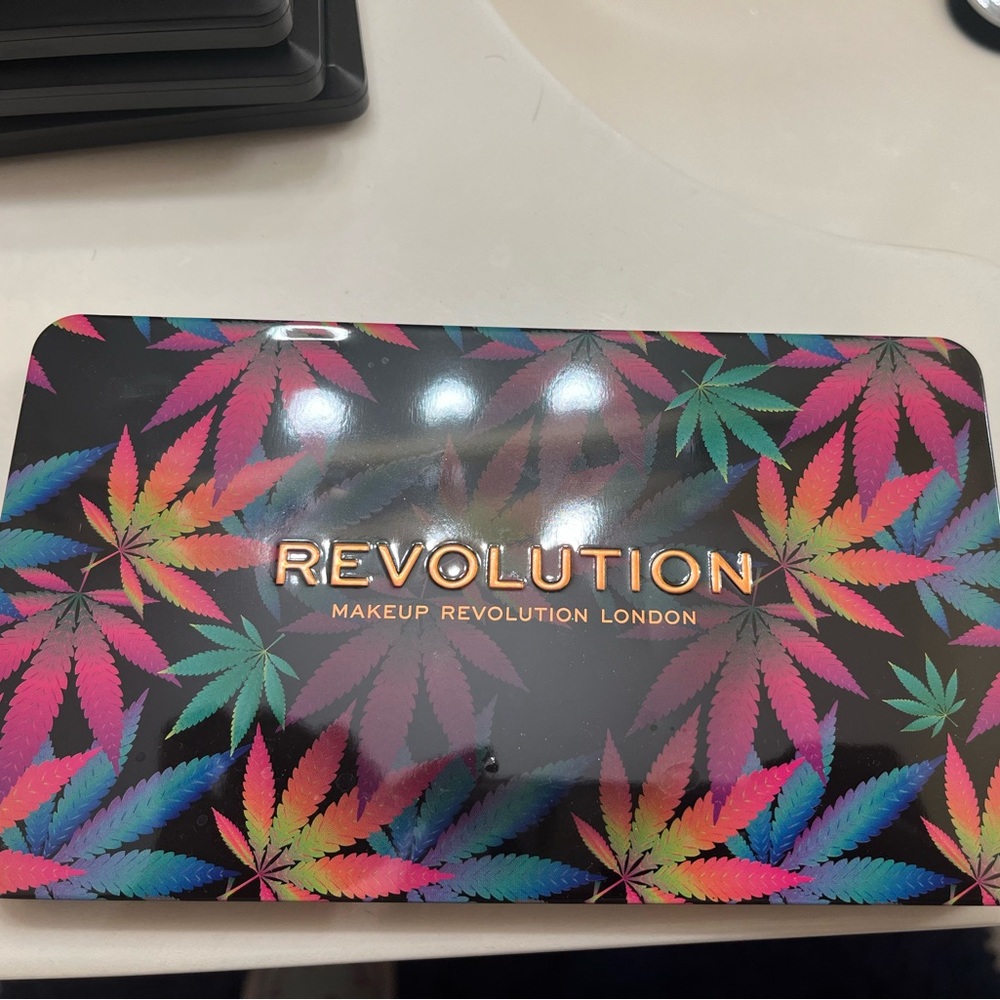 Eyeshadow palette